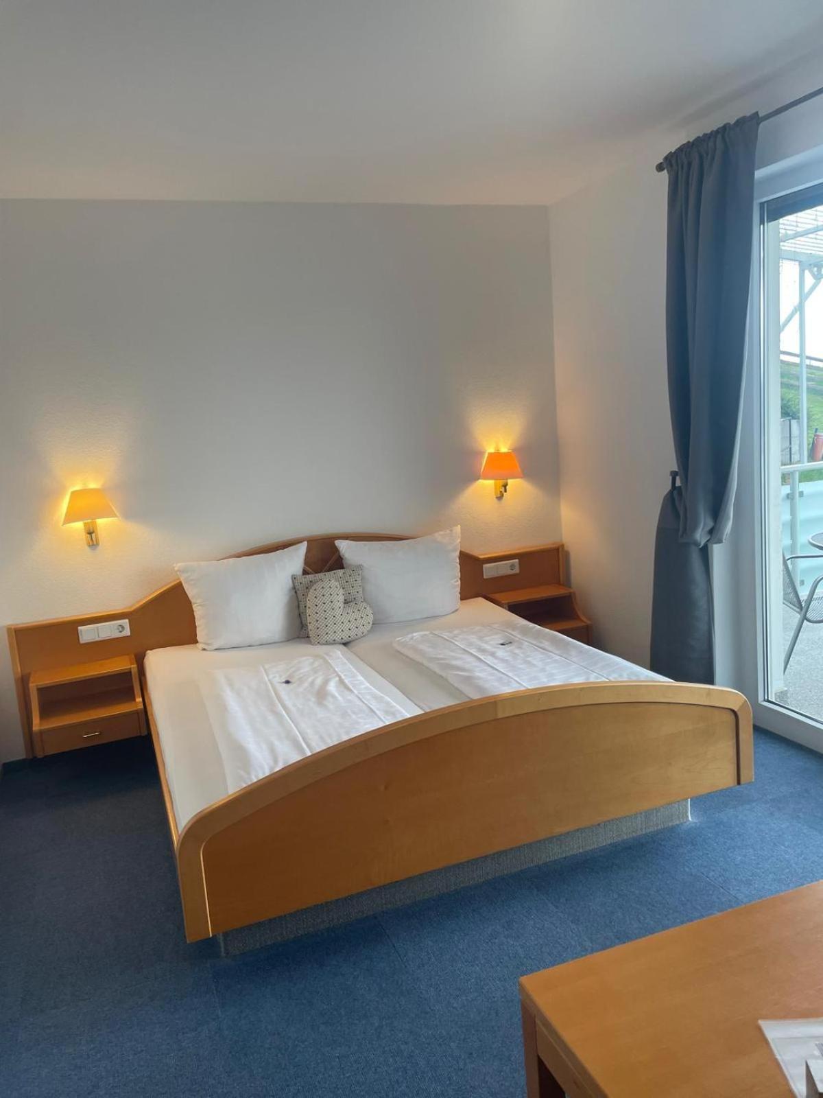 Hotel Berghof Albersweiler Buitenkant foto