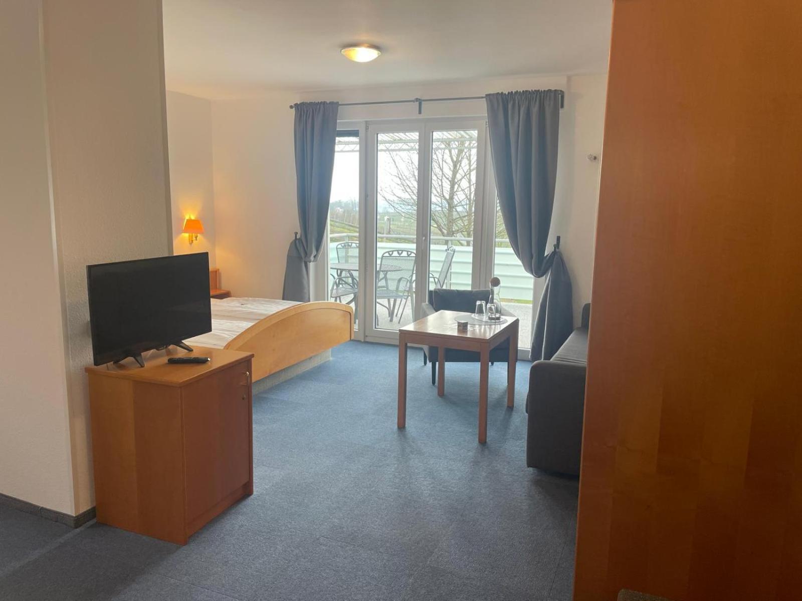 Hotel Berghof Albersweiler Buitenkant foto